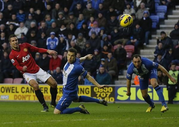 2013-01-01t161037z_524499582_gm1e91200fq01_rtrmadp_3_soccer-england_reuters