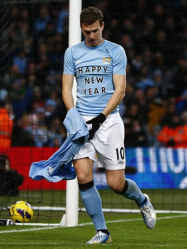 2013-01-01t163819z_1311152419_gm1e91201pv01_rtrmadp_3_soccer-england_reuters