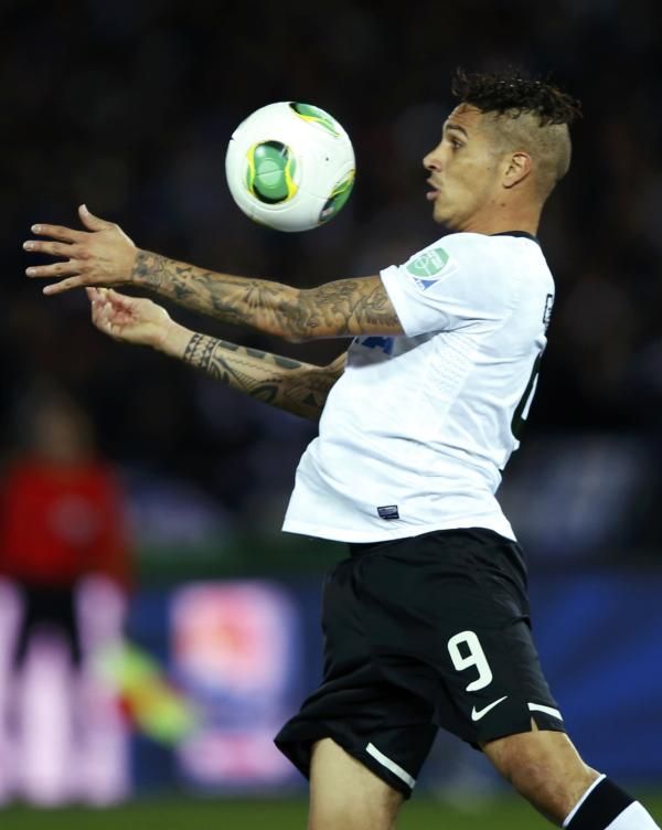2012-12-16t144818z_274301079_sr1e8cg154469_rtrmadp_3_soccer-club-world_reuters