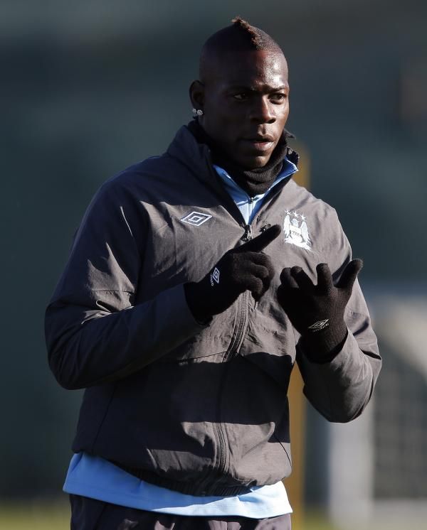 2012-11-05t120729z_1458512967_gm1e8b51jun01_rtrmadp_3_soccer-champions_reuters