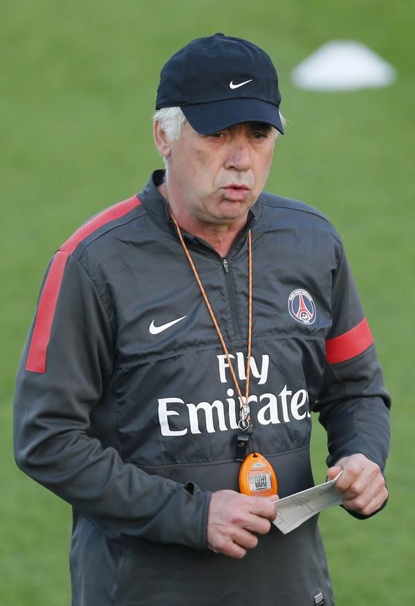 2012-12-31t152725z_1688115862_gm1e8cv1t3m01_rtrmadp_3_soccer_reuters