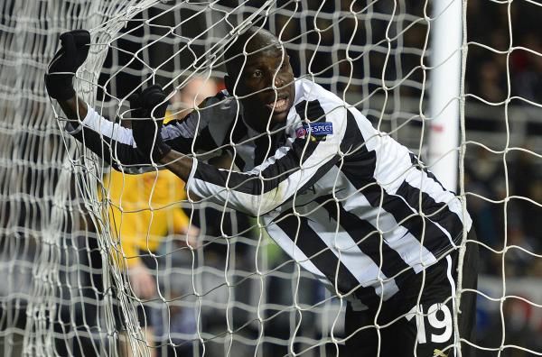 2012-11-22t222737z_683644434_gf2e8bm1pmj01_rtrmadp_3_soccer-europa_reuters