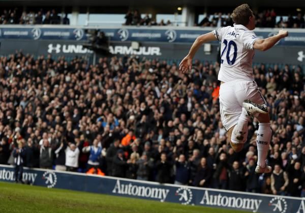 2013-01-01t160116z_1698149959_gm1e912000v01_rtrmadp_3_soccer-england_reuters