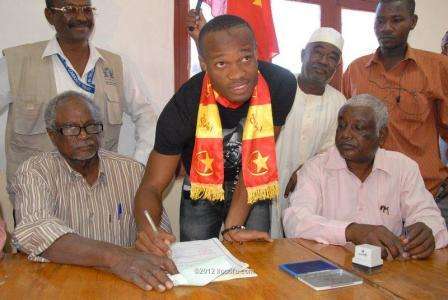 محترف المريخ سليماني لحظة ابداءه الرغبة