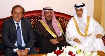 سلمان بن ابراهيم مستقبلا الفهد وبلاتيني