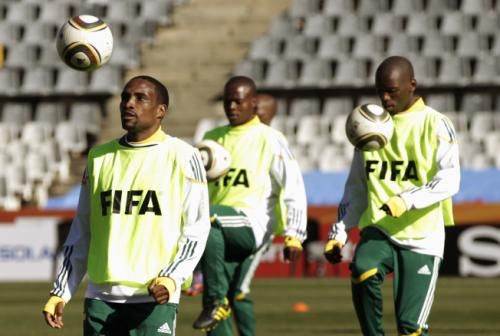 2010-06-21t093534z_01_ssib05_rtridsp_3_soccer-world_reuters