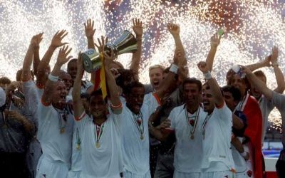  لاعبوا روما يرفعون كأس ايطاليا