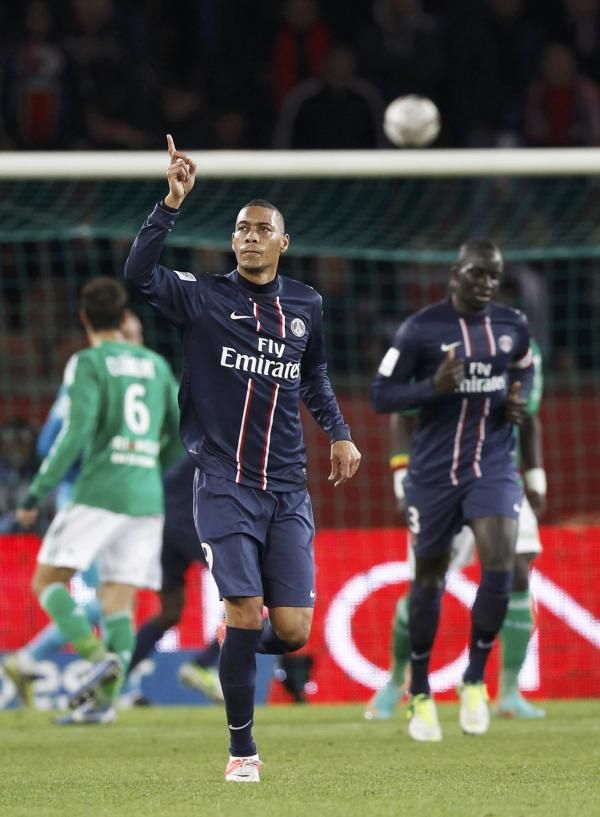 2012-11-03t185507z_1318655654_gm1e8b407yn01_rtrmadp_3_soccer-france_reuters