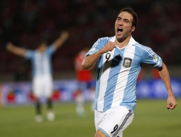 المهاجم الأرجنتيني هيجوين