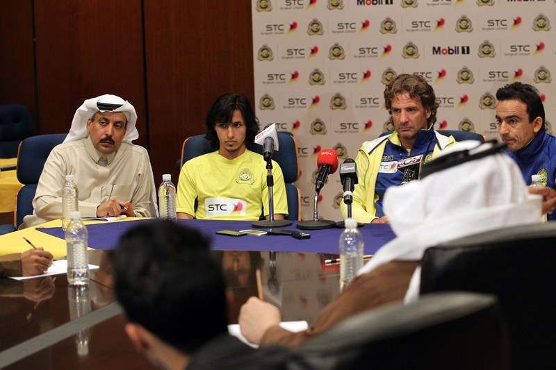 كارينيو متحدثاً في المؤتمر الصحفي لألقاء الضوء عن مباراة فريقه مع الأهلي