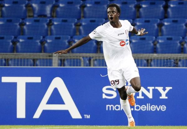 2012-08-21t203739z_332679191_gm1e88m0ctq01_rtrmadp_3_soccer-champions_reuters