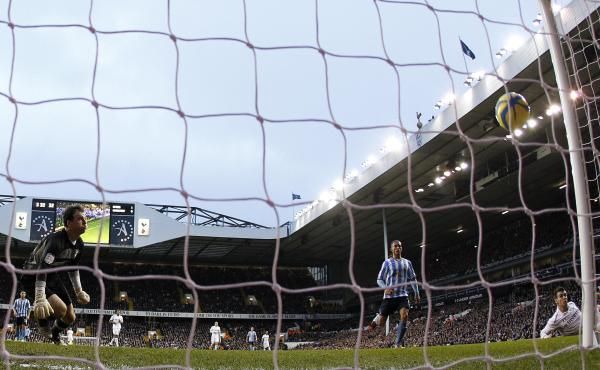 2013-01-05t161053z_1210299858_gm1e91600h501_rtrmadp_3_soccer-england-cup_reuters