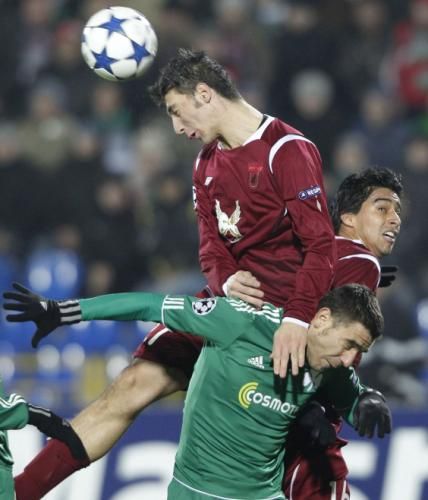 2010-11-02t195529z_01_den04_rtridsp_3_soccer-champions_reuters