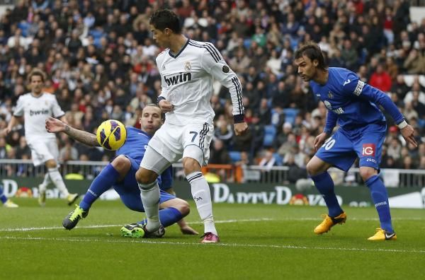 2013-01-27t113745z_73052197_gm1e91r1iha01_rtrmadp_3_soccer-spain_reuters