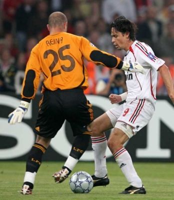 ريينا لم يستطع فعل شيء أمام حنكة انزاجي