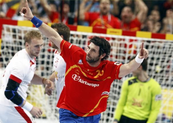 2013-01-27t165047z_450506509_lr1e91r1asdco_rtrmadp_3_handball-world_reuters