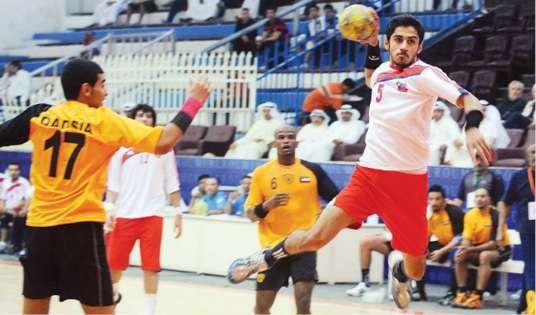 جانب من لقاء القادسيو والكويت لكرة اليد (1)