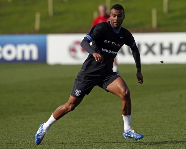 2012-10-09t153120z_1528986052_gm1e8a91s7501_rtrmadp_3_soccer-world-england_reuters