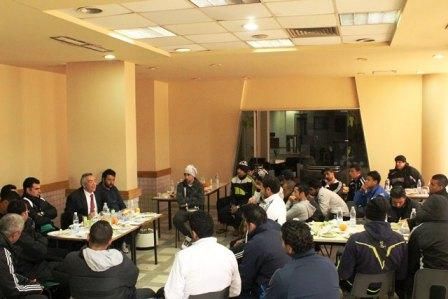 حسن البرنس نائب محافظ الاسكندرية خلال زيارته للاعبي الإتحاد