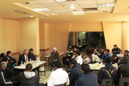 حسن البرنس نائب محافظ الاسكندرية خلال زيارته للاعبي الإتحاد