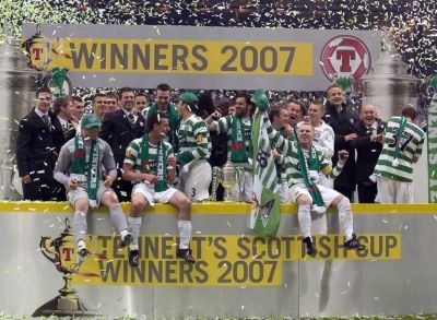 فرحة لاعبي سيلتيك بالكأس