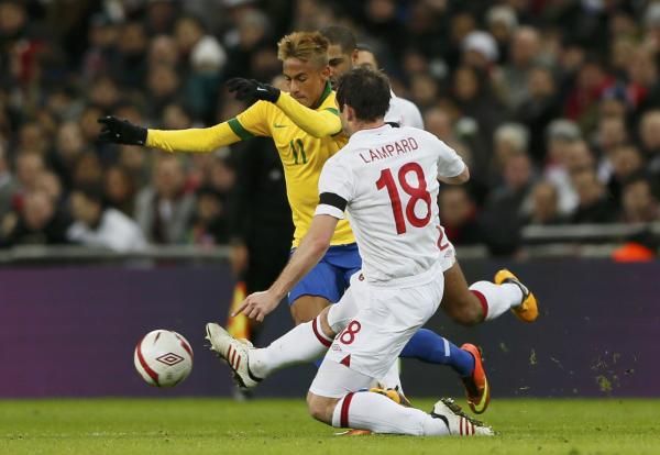 2013-02-06t212511z_2019145647_lr1e9261nhokb_rtrmadp_3_soccer-friendly_reuters