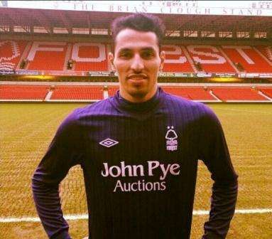 الحساوي مع مدرب نوتنجهام الجديد بيلي ديفيز الذي سيقود الفريق الاثنين