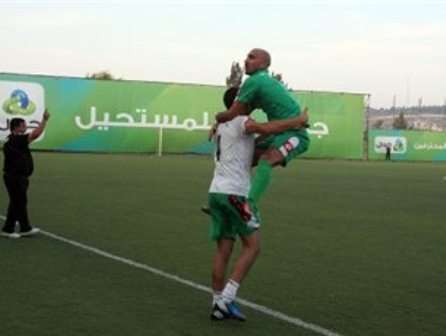 فرحة عبد كعبية صاحب هدف الفوز للظاهرية