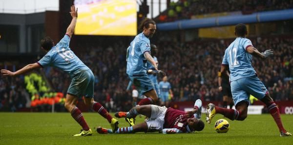 2013-02-10t160913z_1754175304_gm1e92b00e601_rtrmadp_3_soccer-england_reuters