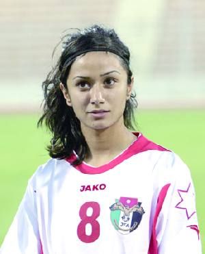 ستيفاني النبر