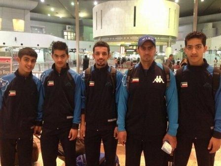 المدرب وليد المرشاد يتوسط لاعبي الكويت المشاركين في بطولة السويد