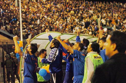 جمهور الكرامة مجنون بعشق ناديه