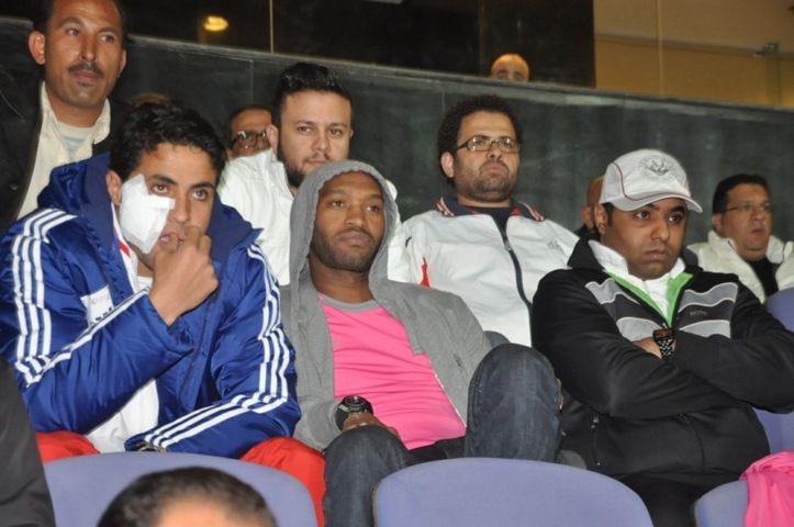 ابراهيم في المدرجات عقب طرده وبجواره شيكابالا