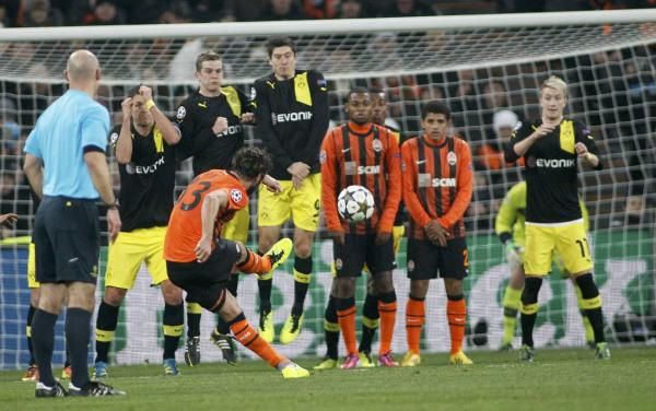 2013-02-13t203028z_121124118_lr1e92d1kyixx_rtrmadp_3_soccer-champions_reuters