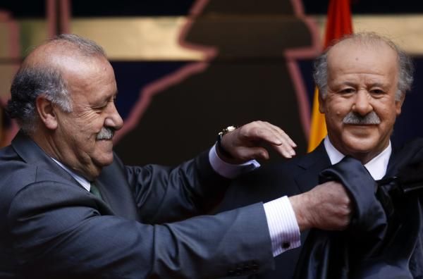 ديل بوسكي وتمثاله من الشمع