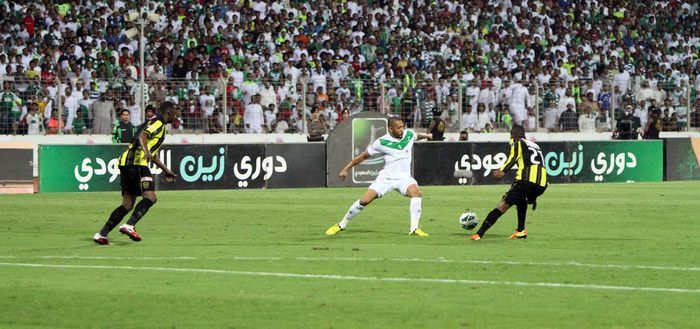 فيكتور يحاول المرور من المنتشري