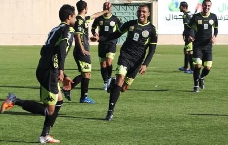 احتفال لاعبي شباب الخليل بالفوز