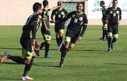 احتفال لاعبي شباب الخليل بالفوز