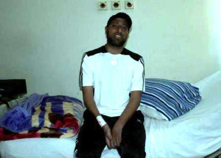 فارس شديفات أثناء تواجده في المستشفى