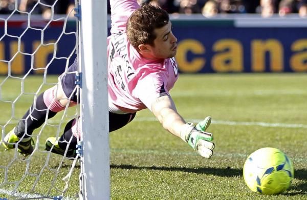 2013-02-17t151435z_2067547211_gm1e92h1rtu01_rtrmadp_3_soccer-france_reuters