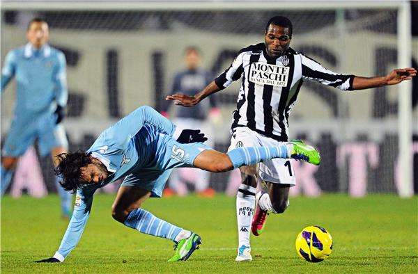 اينوسينت اميجارا أحرز هدفين في مرمى لاتسيو