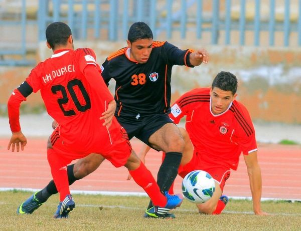 من لقاء الذهاب بين الفريقين