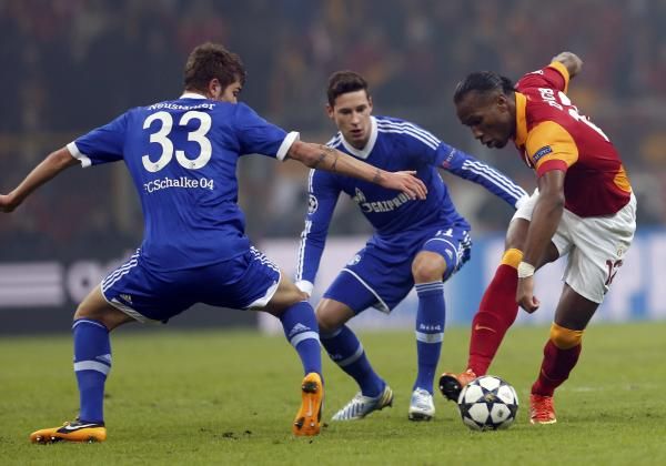 2013-02-20t204720z_691897512_lr1e92k1lqlzl_rtrmadp_3_soccer-champions_reuters