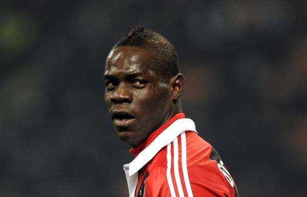 ماريو بالوتيللي لاعب ميلان