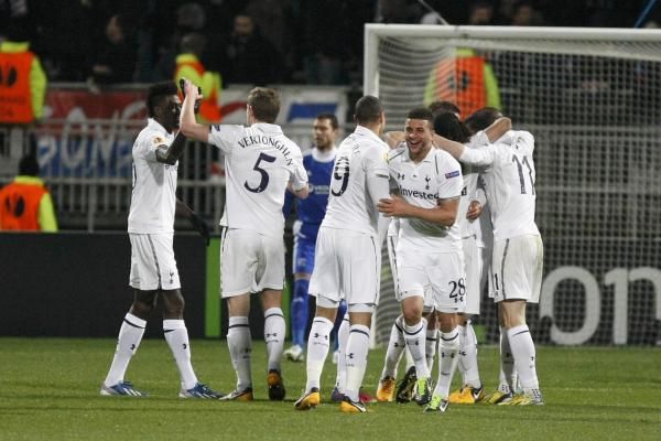 لاعبو توتنهام يحتفلون بالتأهل