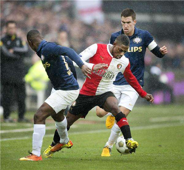 ايندهوفن سقط أمام فينورد