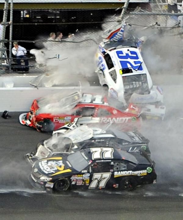 2013-02-24t001721z_280297696_gm1e92o0mxu01_rtrmadp_3_motorracing-nascar-daytona_reuters