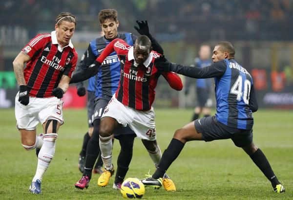 2013-02-24t203123z_1932994274_gm1e92p0chi01_rtrmadp_3_soccer-italy_reuters