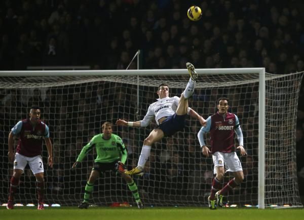 2013-02-25t212015z_694298940_lr2e92p1n9g3f_rtrmadp_3_soccer-england_reuters