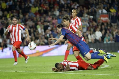 ميسي يتعرض للكثير من الضرب